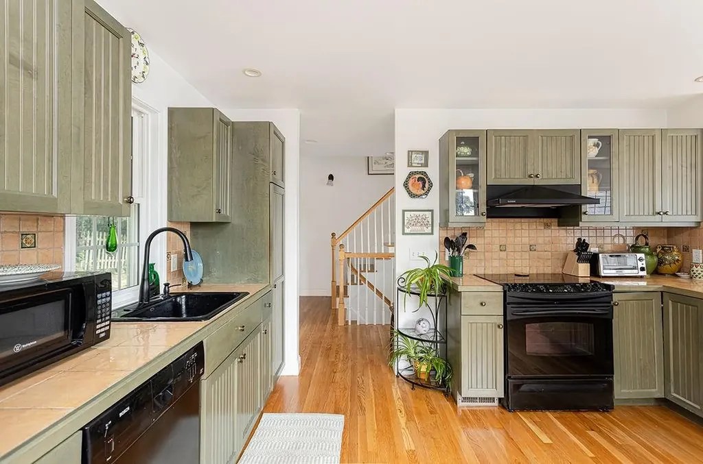 160 Sakonnet Drive Portsmouth RI 02871