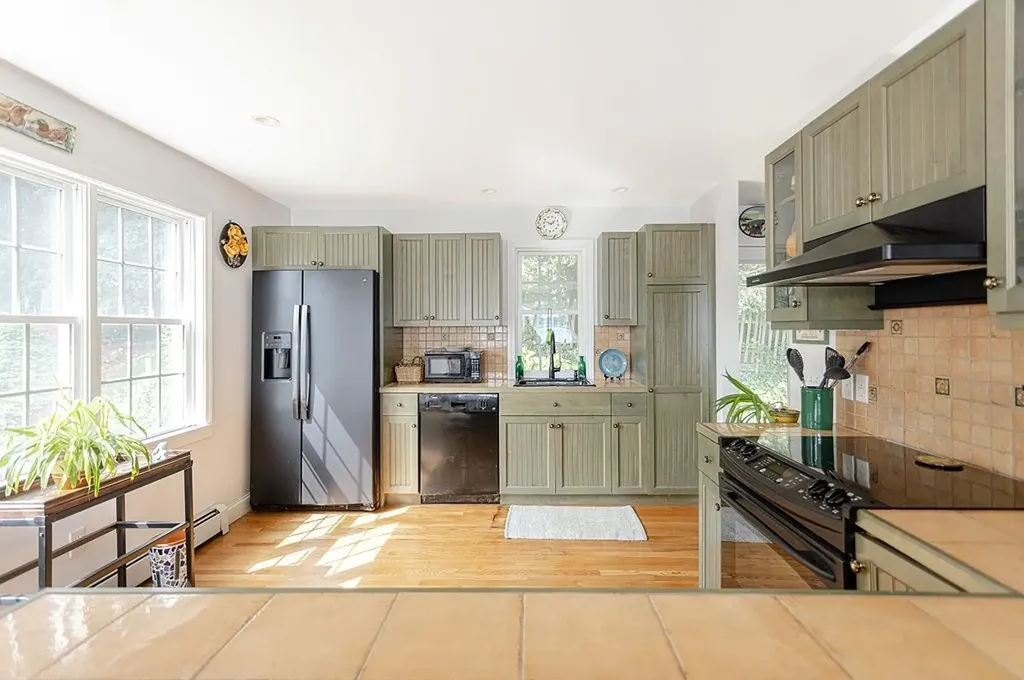 160 Sakonnet Drive Portsmouth RI 02871
