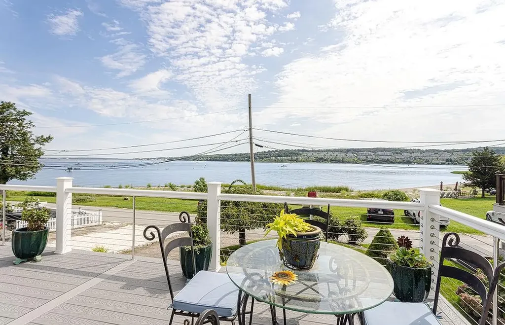 160 Sakonnet Drive Portsmouth RI 02871