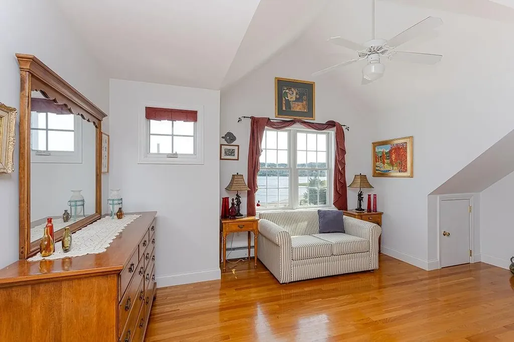 160 Sakonnet Drive Portsmouth RI 02871