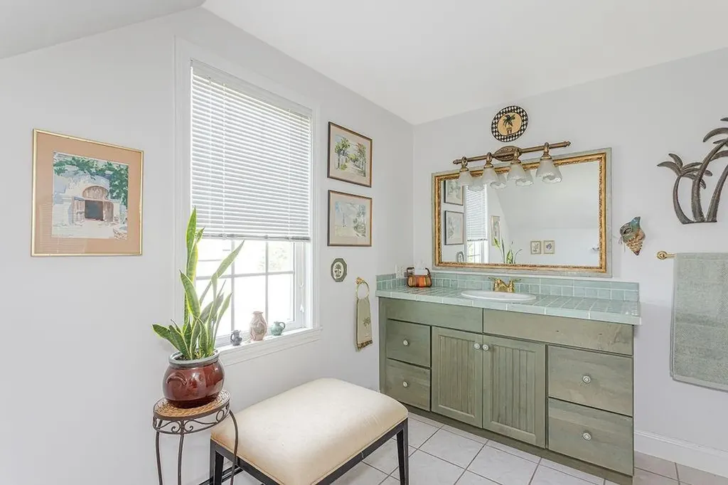 160 Sakonnet Drive Portsmouth RI 02871
