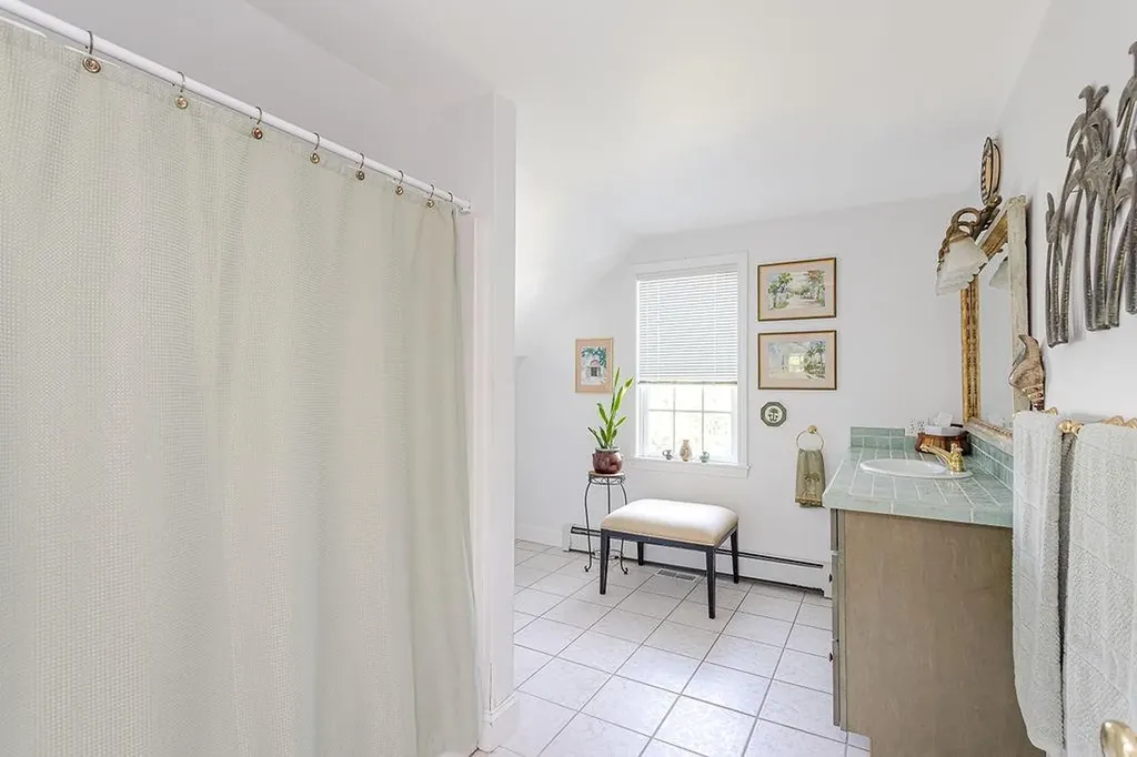 160 Sakonnet Drive Portsmouth RI 02871