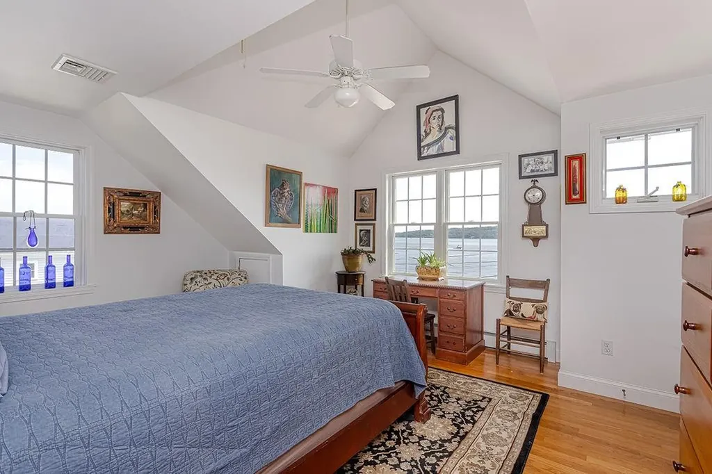 160 Sakonnet Drive Portsmouth RI 02871