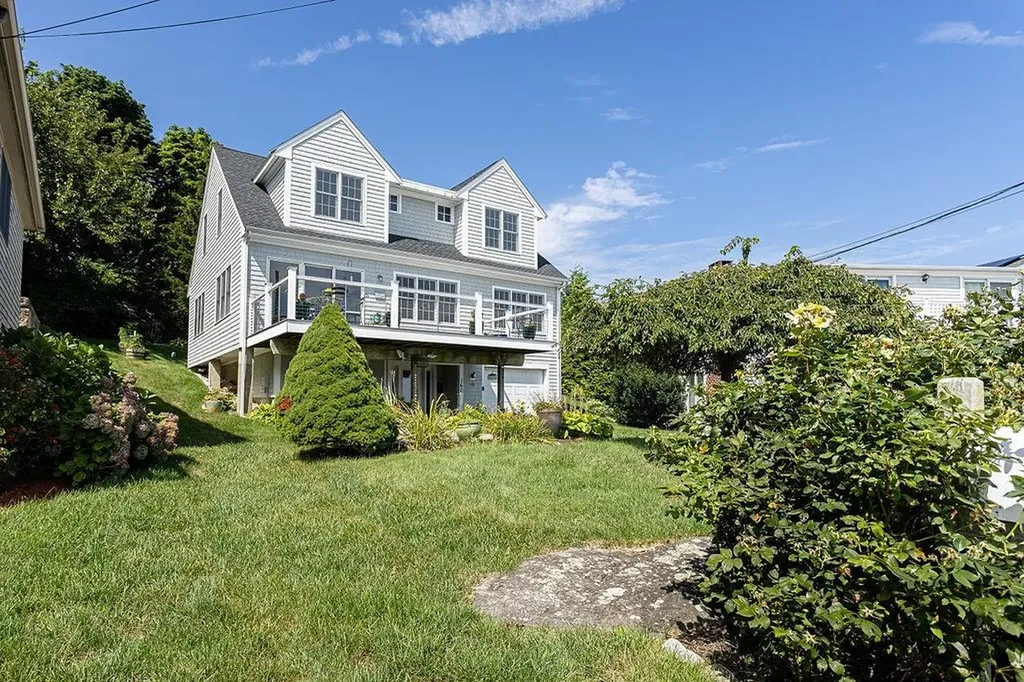 160 Sakonnet Drive Portsmouth RI 02871