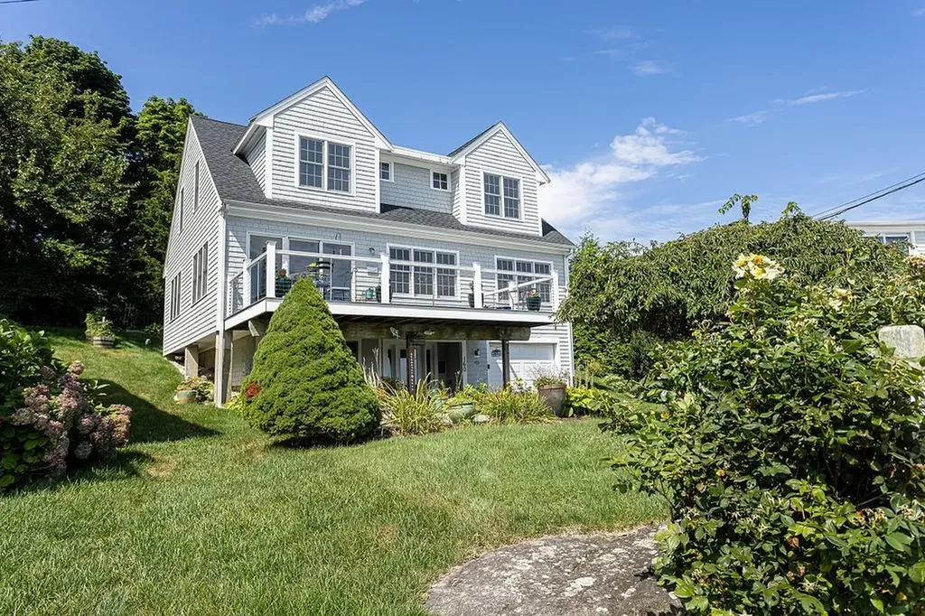 160 Sakonnet Drive Portsmouth RI 02871