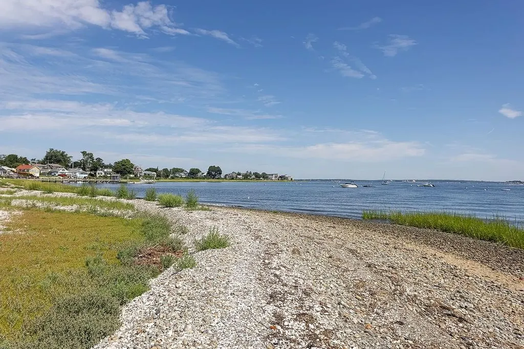 160 Sakonnet Drive Portsmouth RI 02871
