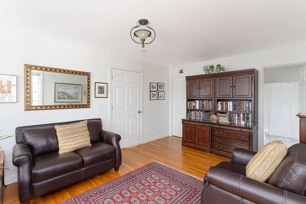 160 Sakonnet Drive Portsmouth RI 02871