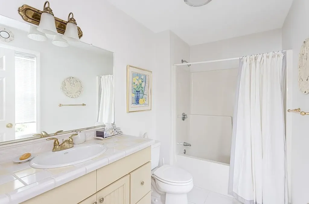 160 Sakonnet Drive Portsmouth RI 02871