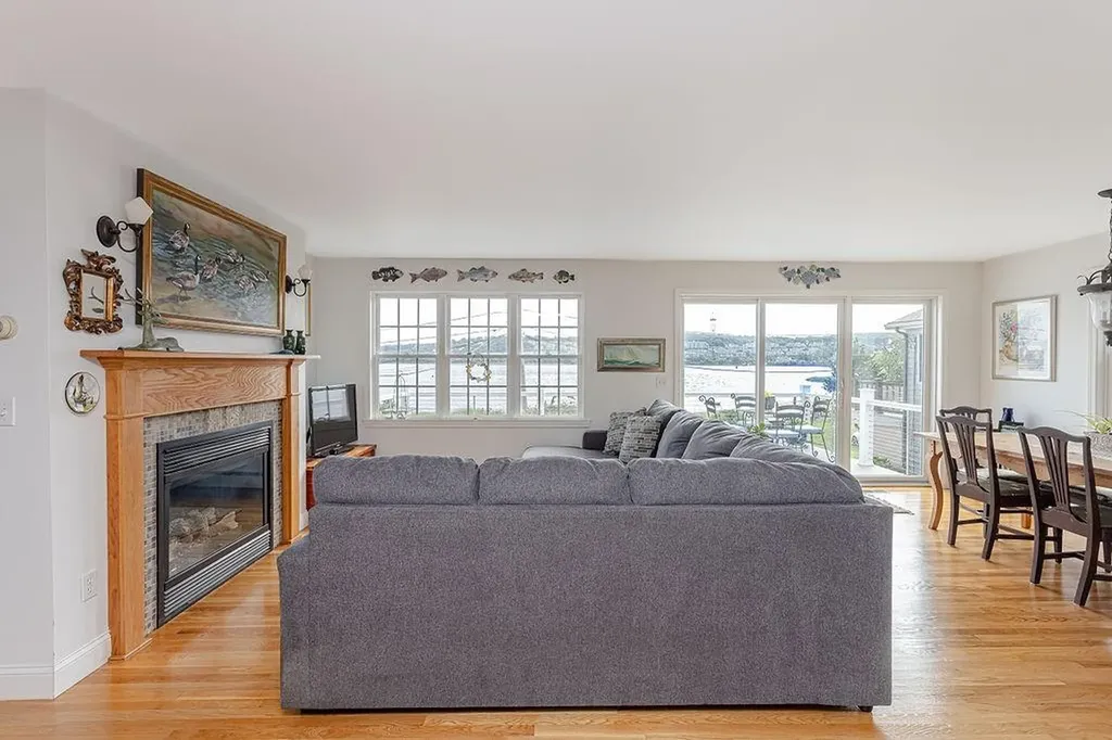 160 Sakonnet Drive Portsmouth RI 02871