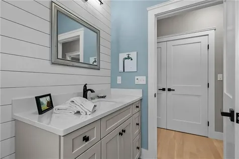 1246 Main Road Westport MA 02790