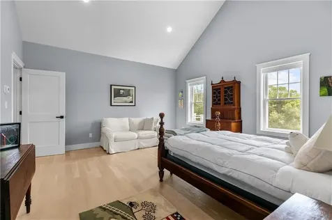 1246 Main Road Westport MA 02790