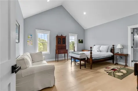 1246 Main Road Westport MA 02790