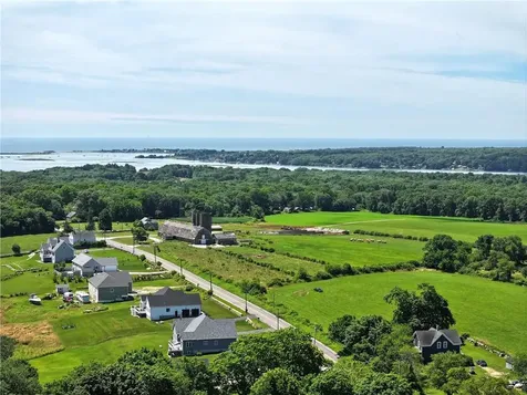 1246 Main Road Westport MA 02790