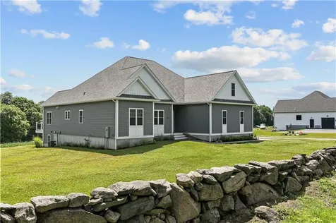 1246 Main Road Westport MA 02790