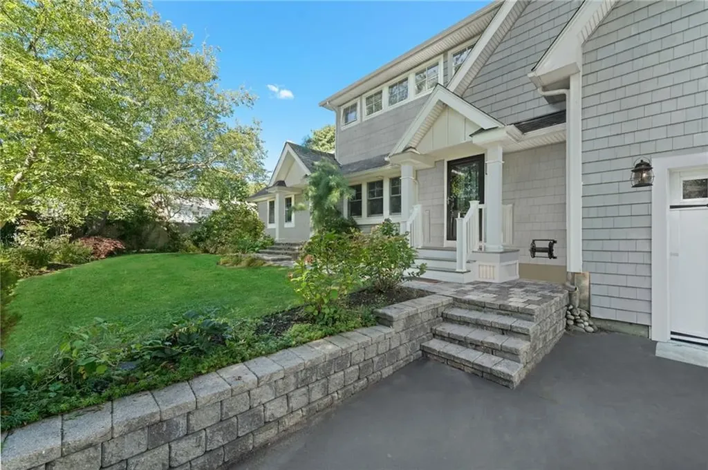 59 Sumac Trail Narragansett RI 02882