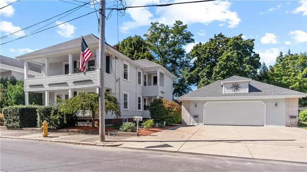 26 Bradley Street Pawtucket RI 02861
