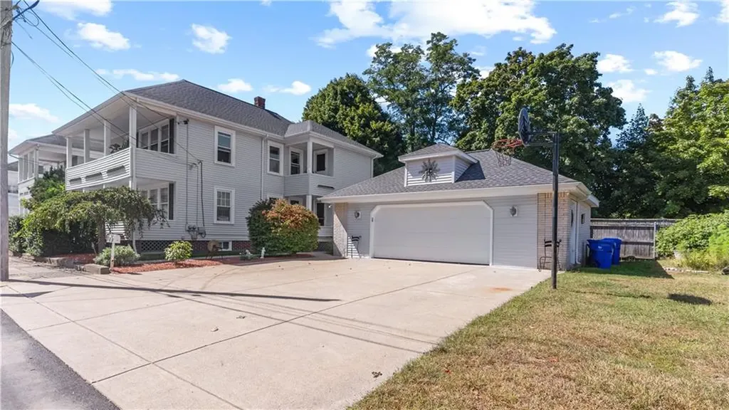 26 Bradley Street Pawtucket RI 02861