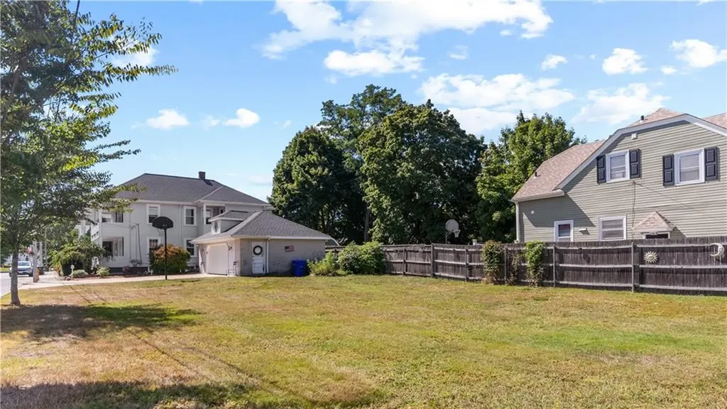 26 Bradley Street Pawtucket RI 02861