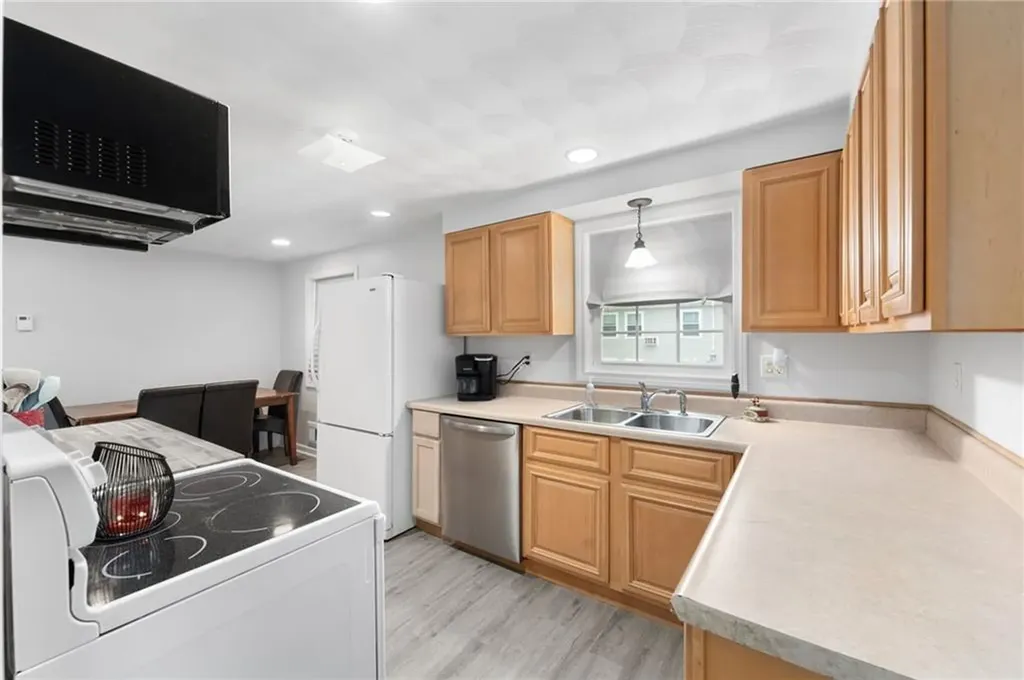 14 Meredith Drive Coventry RI 02816