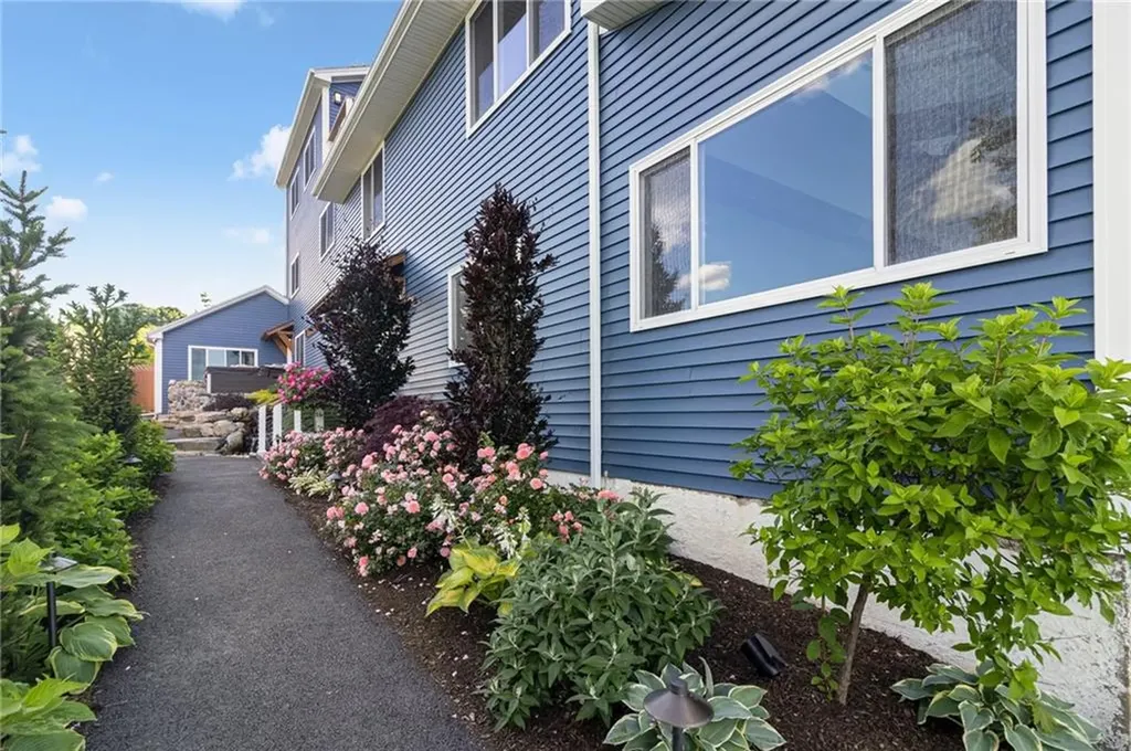 46 Burnett Road Warwick RI 02889