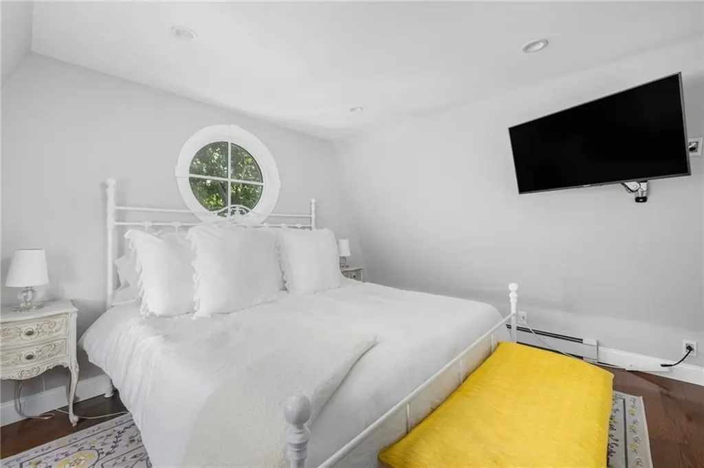 46 Weaver Avenue Newport RI 02840