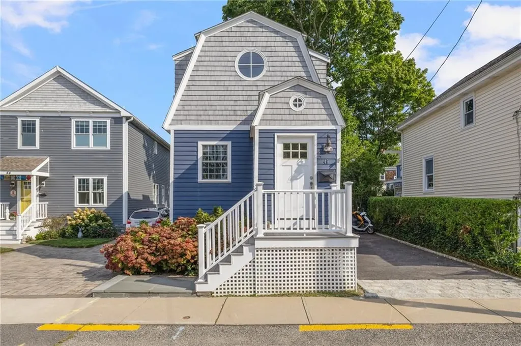 46 Weaver Avenue Newport RI 02840