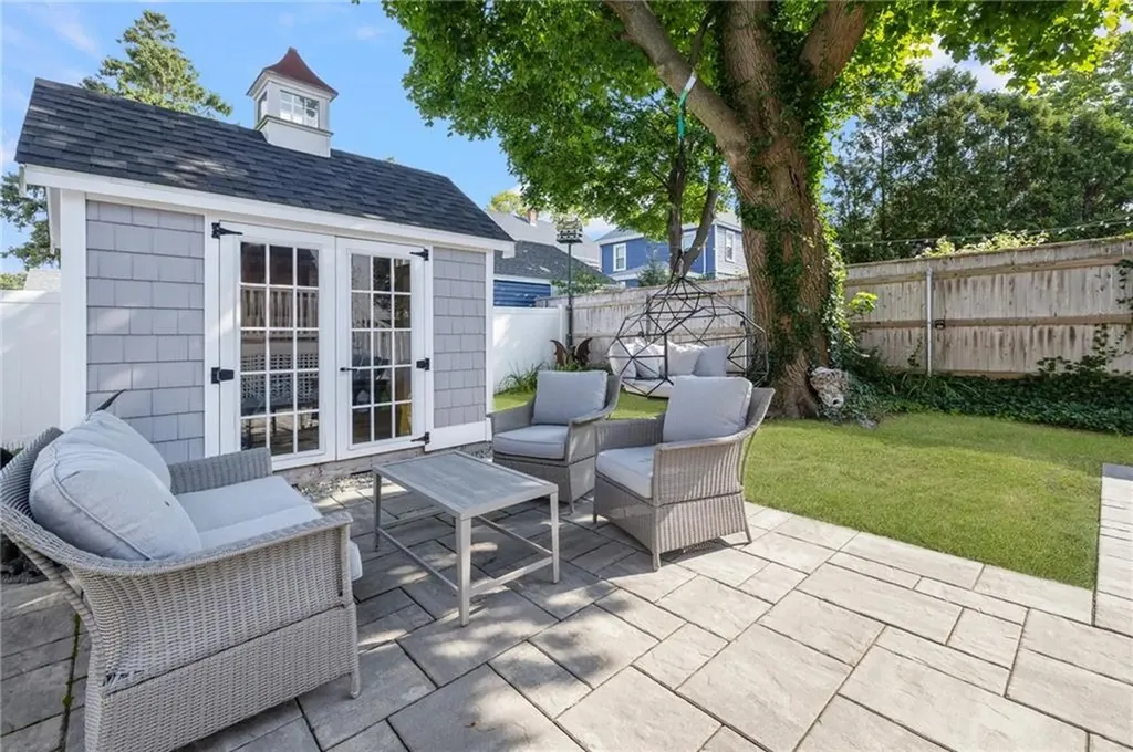 46 Weaver Avenue Newport RI 02840