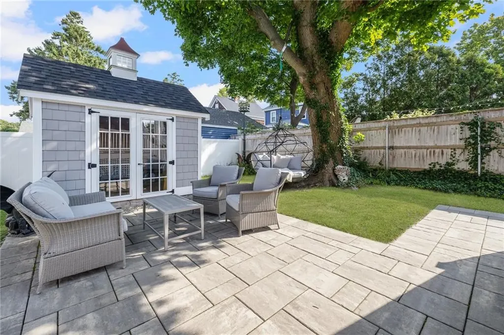 46 Weaver Avenue Newport RI 02840