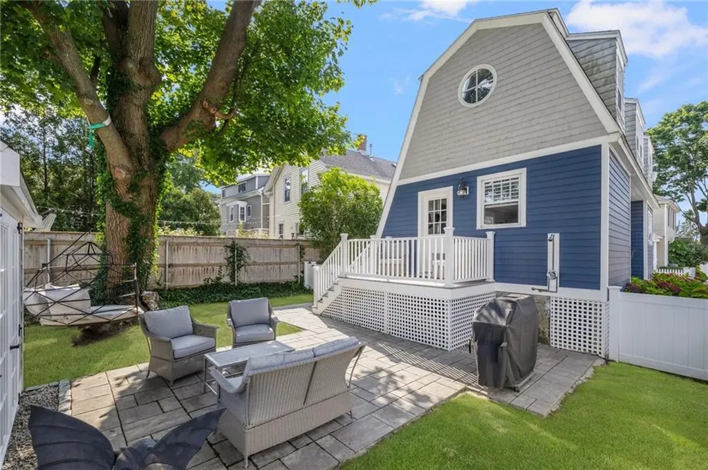 46 Weaver Avenue Newport RI 02840