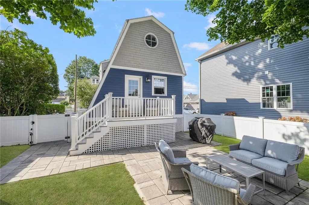 46 Weaver Avenue Newport RI 02840