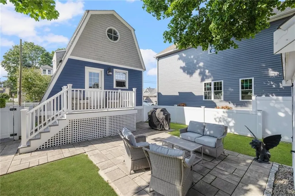46 Weaver Avenue Newport RI 02840