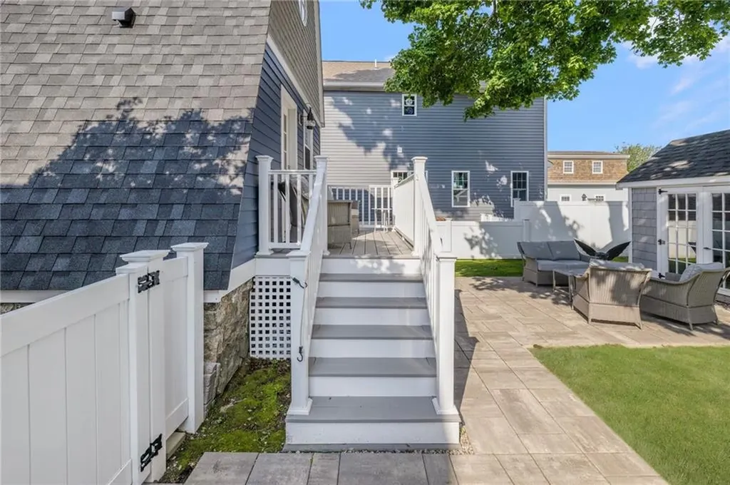 46 Weaver Avenue Newport RI 02840