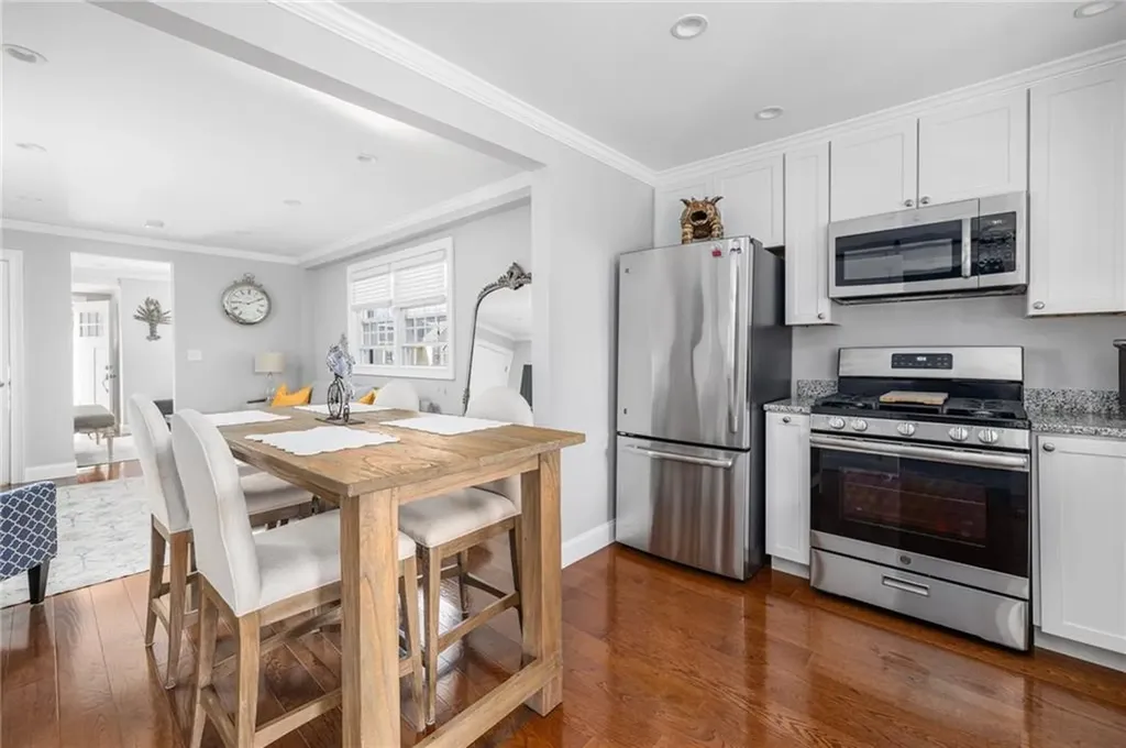 46 Weaver Avenue Newport RI 02840