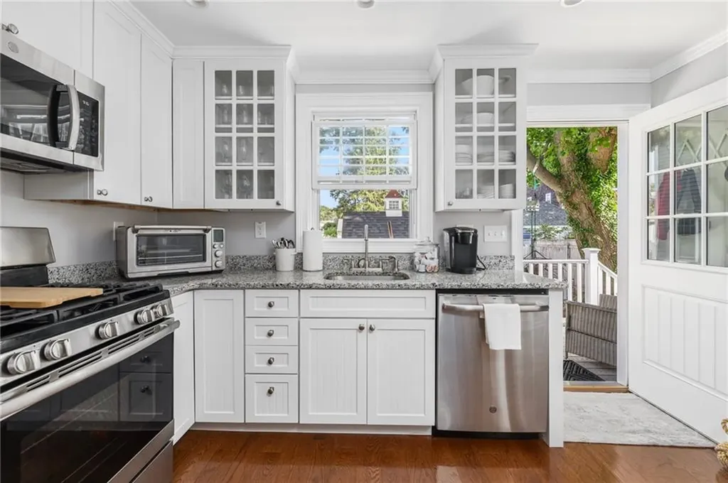 46 Weaver Avenue Newport RI 02840