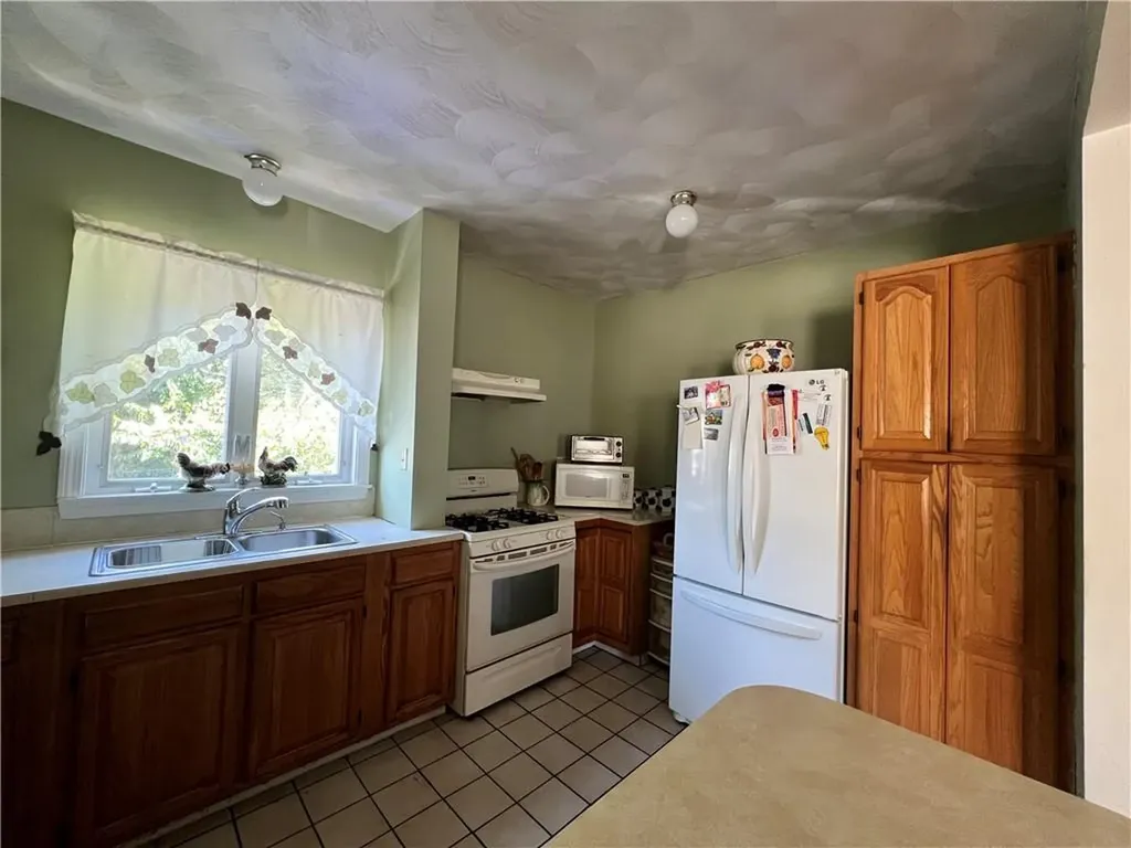 19 Vale Street Providence RI 02908
