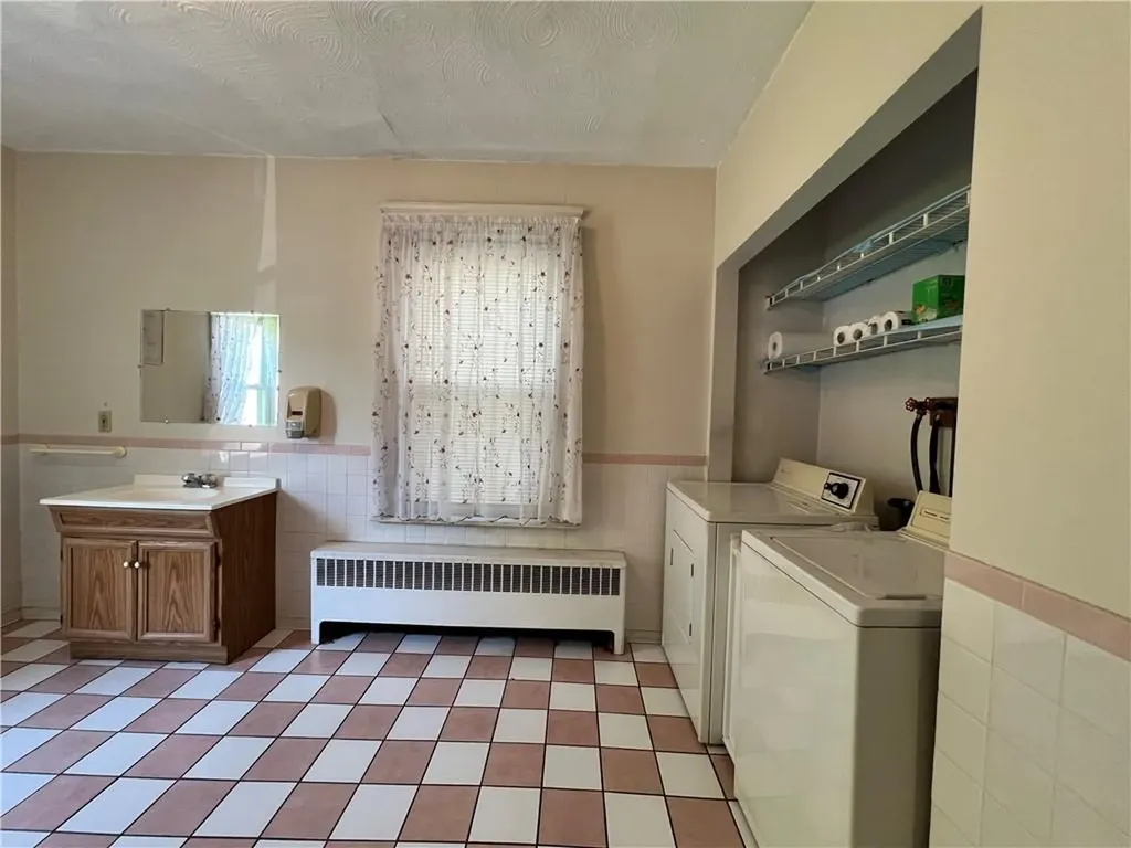 19 Vale Street Providence RI 02908