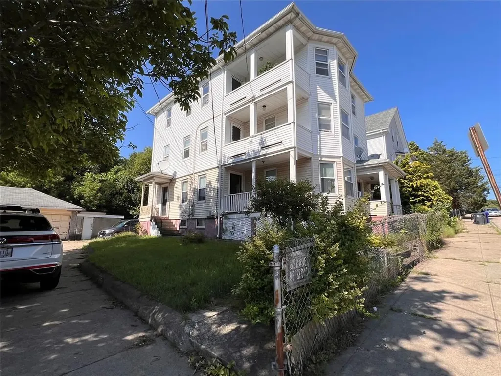 19 Vale Street Providence RI 02908