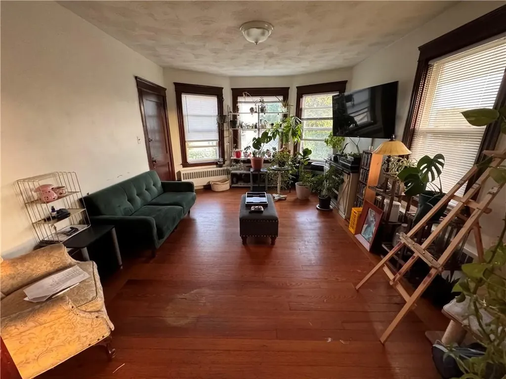 19 Vale Street Providence RI 02908