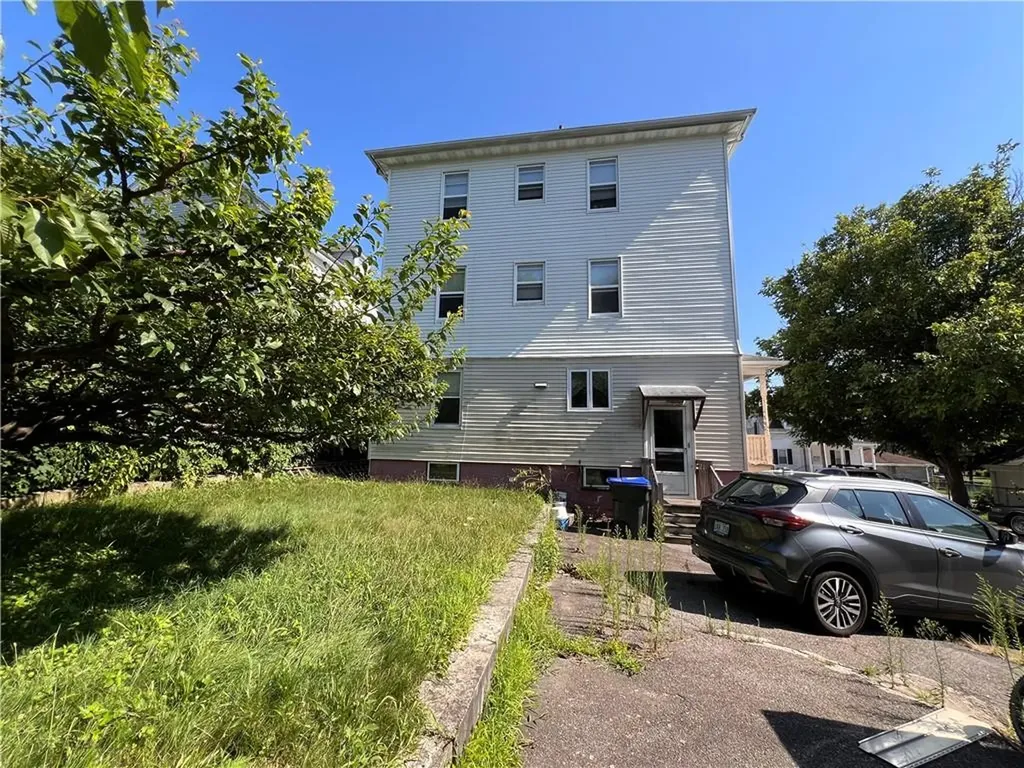 19 Vale Street Providence RI 02908