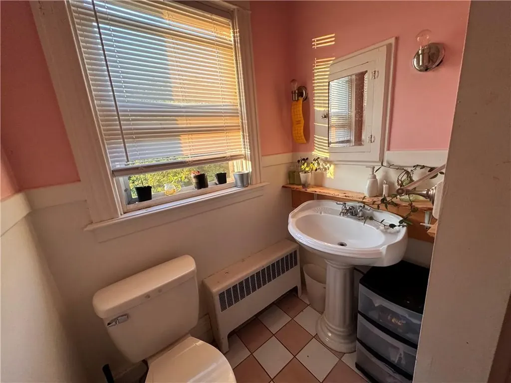19 Vale Street Providence RI 02908