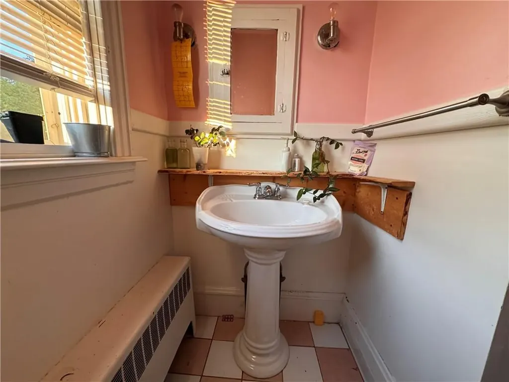19 Vale Street Providence RI 02908