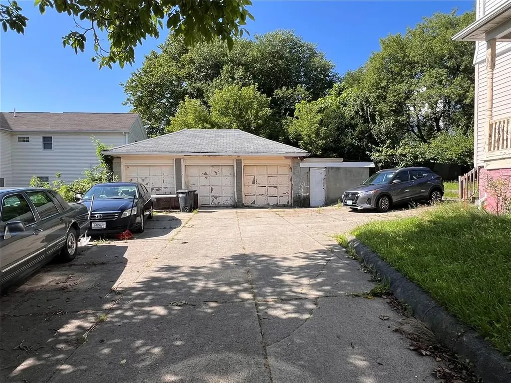 19 Vale Street Providence RI 02908