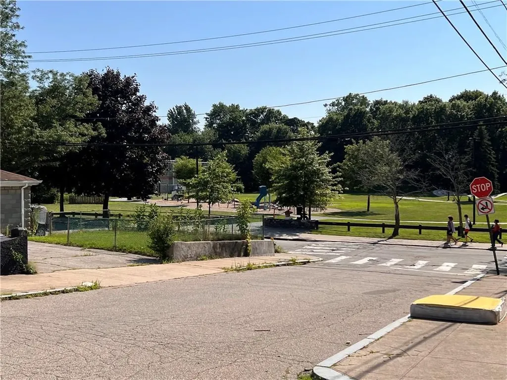 19 Vale Street Providence RI 02908