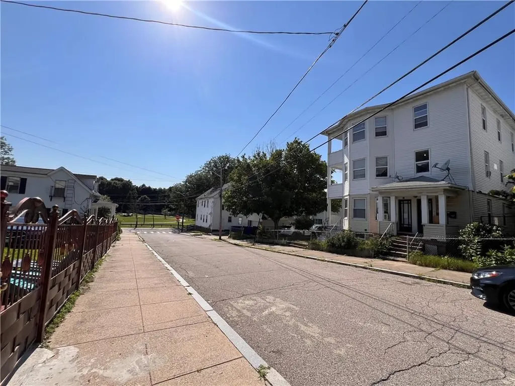 19 Vale Street Providence RI 02908