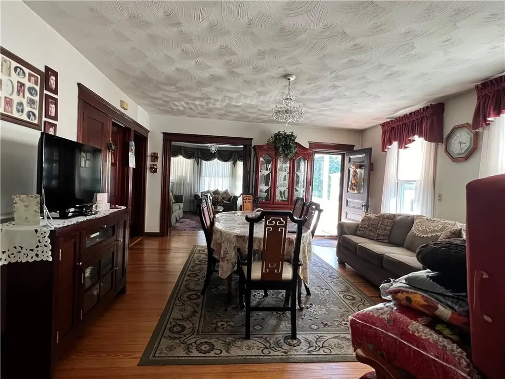 19 Vale Street Providence RI 02908