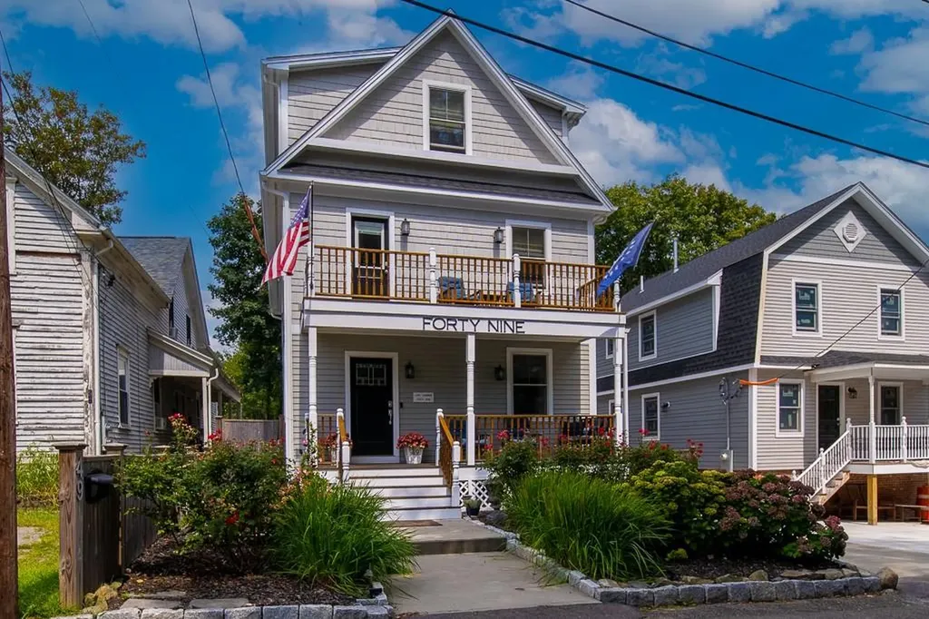 49 Remington Street Warwick RI 02888