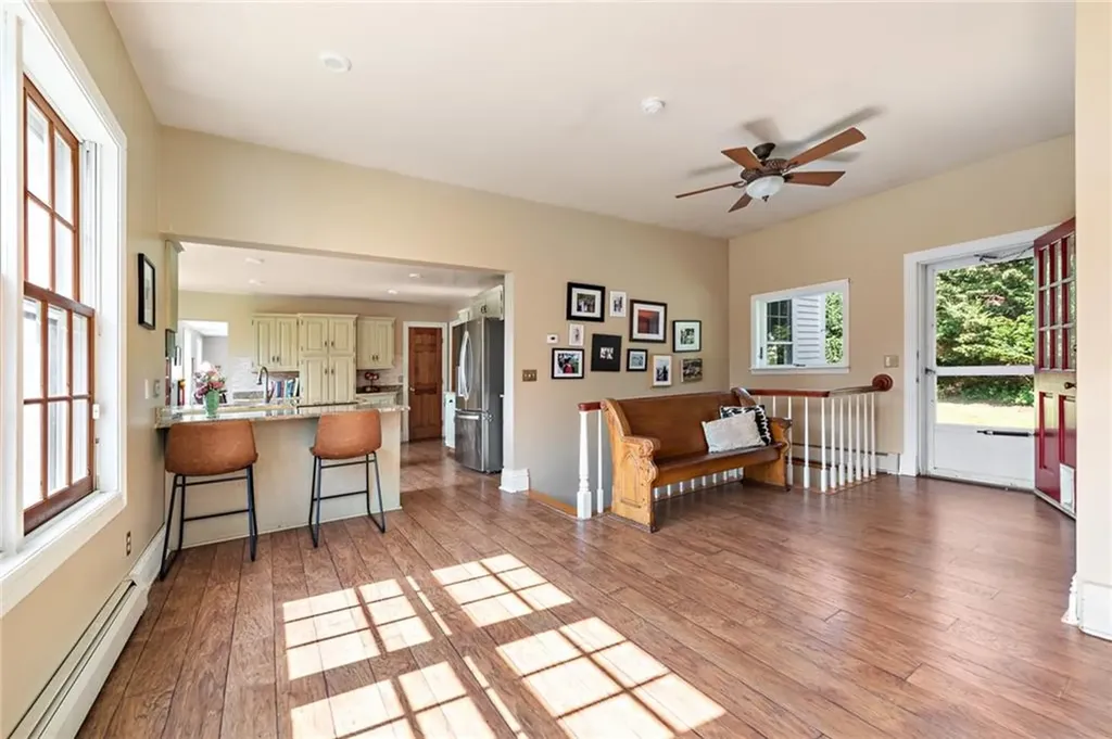 4059 Main Road Tiverton RI 02878