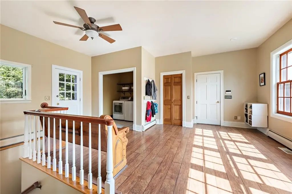 4059 Main Road Tiverton RI 02878