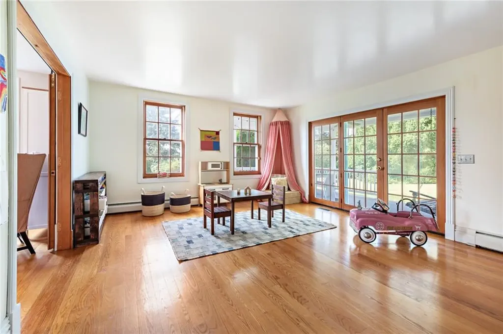 4059 Main Road Tiverton RI 02878