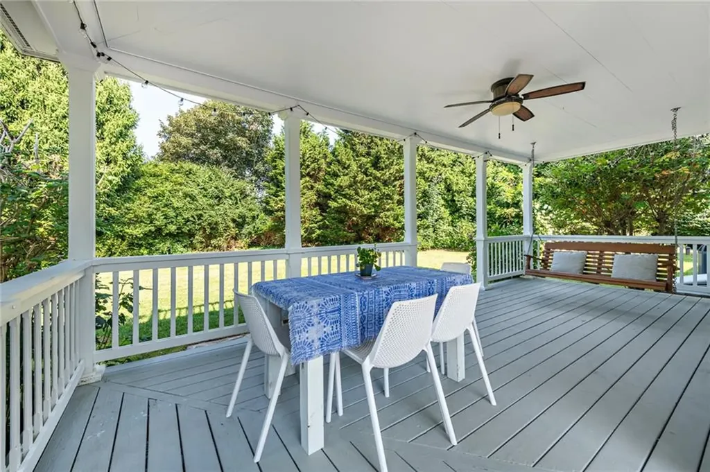 4059 Main Road Tiverton RI 02878